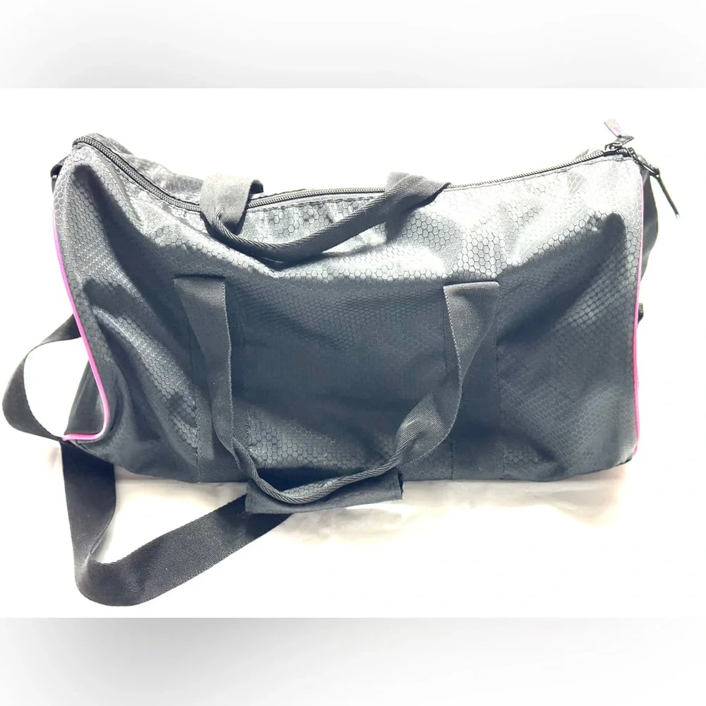 Reebok Duffel Bag/‎ Gym/ Carry On Black Pink Logo Shoulder Strap